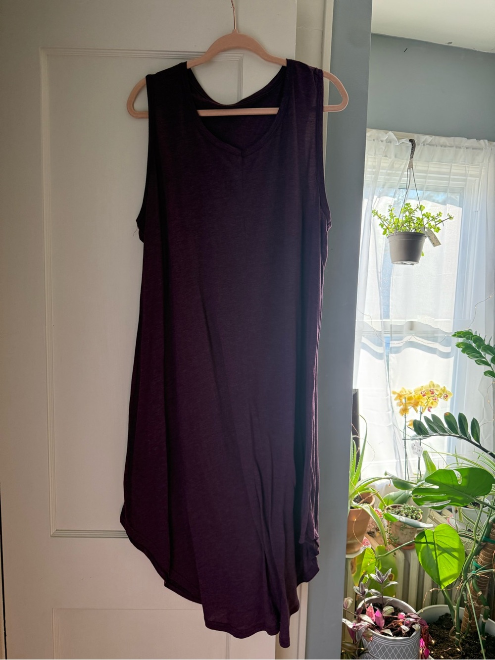 Sleeveless V-Neck Shift Dress in Deep Plum